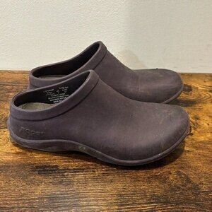 Bogs Stewart  purple service clogs 6  women